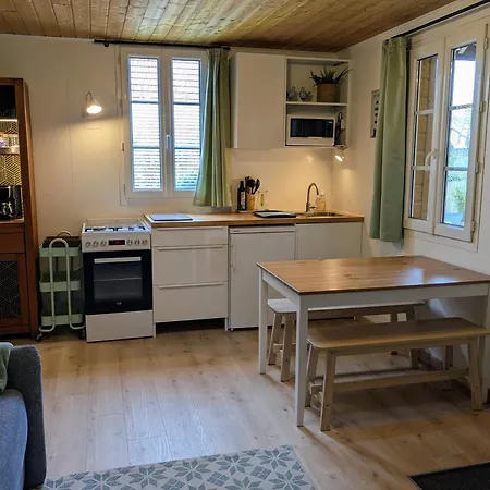 La Petite Enseigne - Chez Helene - En Baie * Champeaux