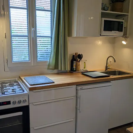 La Petite Enseigne - Chez Helene - En Baie Tatil Evi