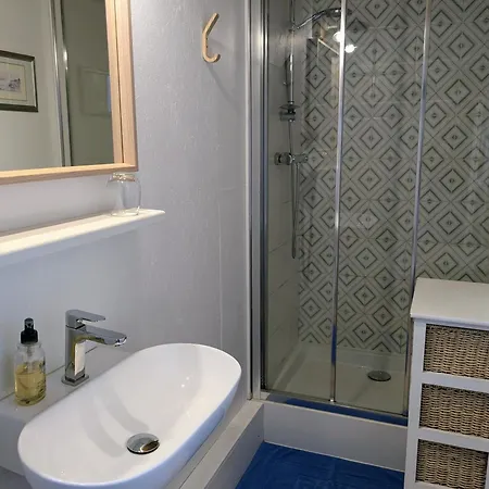 La Petite Enseigne - Chez Helene - En Baie Tatil Evi