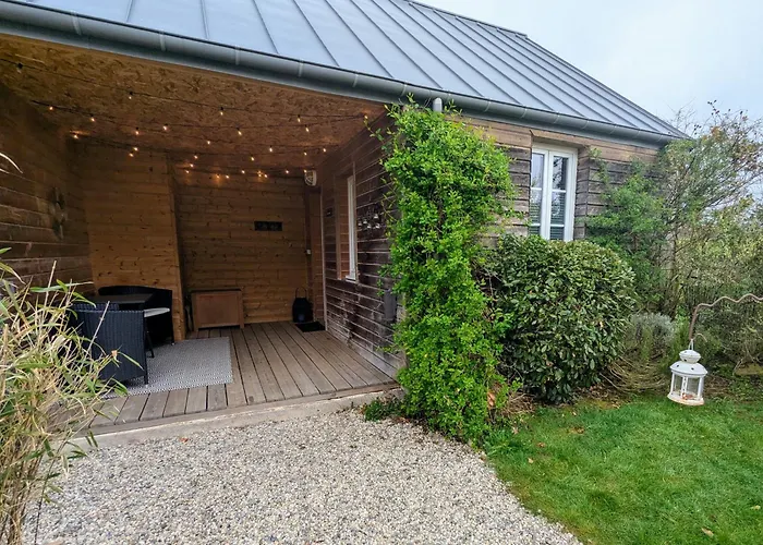 La Petite Enseigne - Chez Helene - En Baie Champeaux